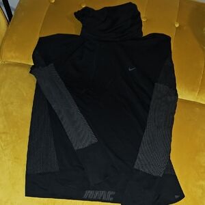 Nike Black Turtle Neck For Running with Textured Sleeves